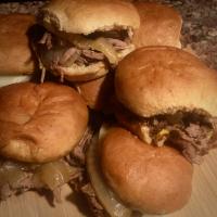 Slow Cooker Philly-Style Shredded Beef Sliders_image