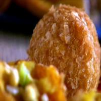 Chicken-Stuf't Potato Puffs: Rellenos de Papa con Pollo image