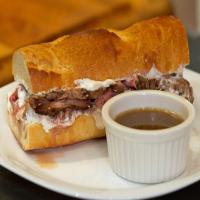 French Dip Steak Sandwiches with Horseradish Sauce_image