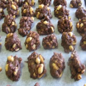 Sweet Tooth Chocolate Peanut Clusters image