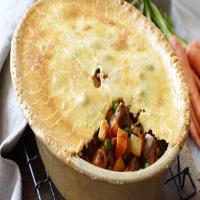 Chunky beef and vegetable pie_image
