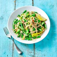 Asparagus & lemon spaghetti with peas image