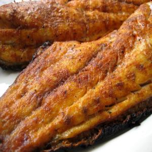 Charcoal-Grilled Blackened Red Snapper_image