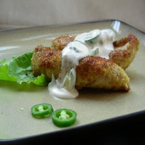 Turkey Cutlets With Cool Pepper Sauce_image