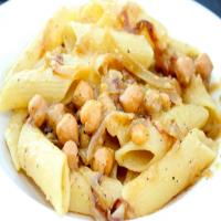Sunday Pasta®: Pennone con Ceci e Cipolla (Chickpeas and Onion)_image