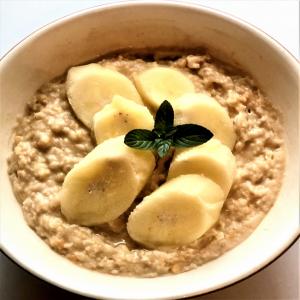 Easy Peanut Butter-Banana Oatmeal_image