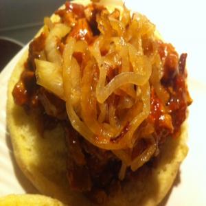 Chipotle Pulled-Pork Barbecue Sandwiches_image