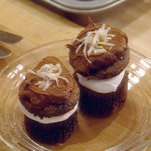 Chocolate Peak Cupcakes_image
