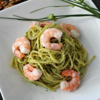 Light Shrimp and Pesto Pasta_image