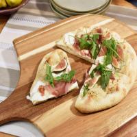 White Pizza with Prosciutto and Fig_image