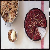 Apple and Quince Crisp with Rum Raisins_image
