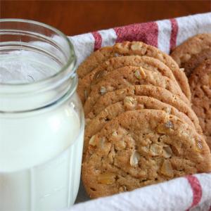 Ginger-Touched Oatmeal Peanut Butter Cookies_image