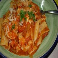 Chicken and Pasta With Creamy Tomato-Wine Sauce_image