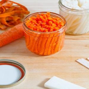 Vietnamese Pickled Carrots and Daikon Radish Recipe_image