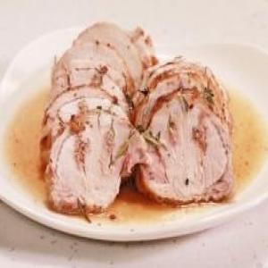 Roasted Pork Loin with Kale and Polenta_image
