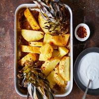 Roast whole pineapple with black pepper & rum_image