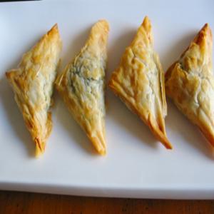 Kittencal's Greek Spinach and Feta Puff Pastry Triangles_image