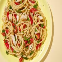 Spaghetti with Crab and Tomatoes image