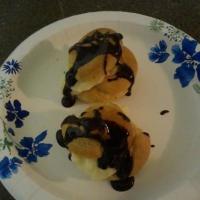 Cream Puffs With Custard Filling_image