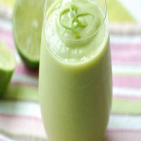 Avocado and Coconut Water Smoothies_image