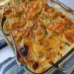 SCALLOPED POTATOES WITH THREE CHEESES_image