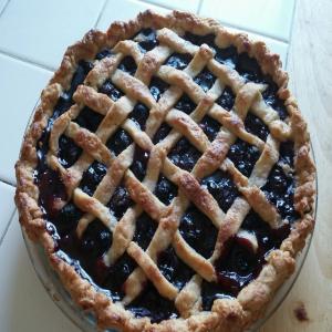 Simply Delicious Blueberry Pie_image