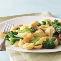 Broccoli Pasta with Parmesan Croutons image