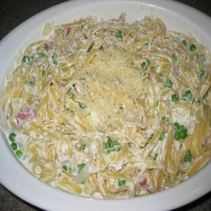 Cheesy Spaghetti With Bacon and Peas_image