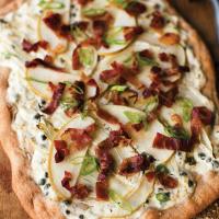Spelt Crust Pizza with Fennel, Prosciutto, and Apples_image