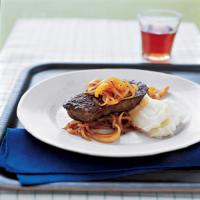 Steak with Bell-Pepper Sauce image