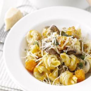 Squash, mushroom & sage pasta image
