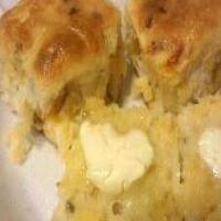 Cheddar & Chive 7-Up Biscuits_image