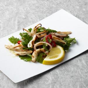 Grilled Calamari with Parsley and Pickled Shallot Salad_image