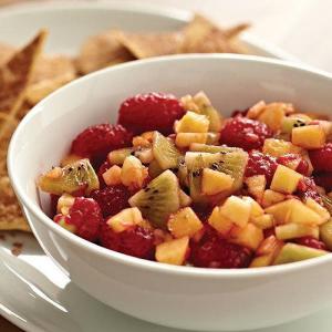 Tangy Fruit Salsa with Cinnamon Chips_image
