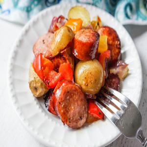 Quick & Easy Kielbasa Recipe with Potatoes & Peppers - one pan dinner!_image