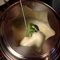 Melting Pot Traditional Swiss Cheese Fondue Recipe - (4/5)_image