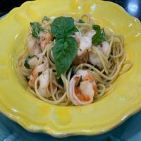 Shrimp and Spaghetti Aglio e Olio image
