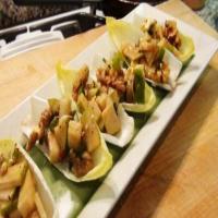 Pear Gorgonzola and Walnut Salad_image
