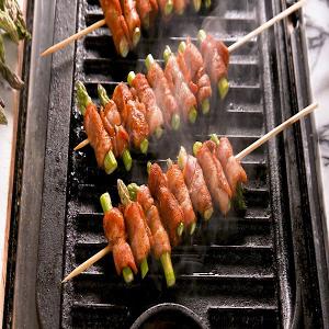 Grilled Bacon-Wrapped Asparagus Skewers Are Even Better Than Disneyland's_image