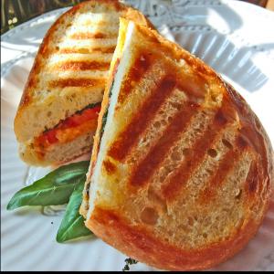All-American Grilled Cheese With a Twist_image