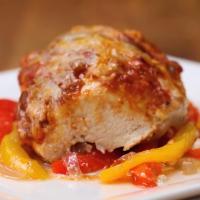 Fajita Parchment-Baked Chicken Recipe by Tasty image