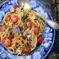 Spaghetti Salad With Tomatoes, Feta and Pesto Sauce (Can Be Gf) image