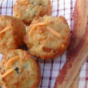 Bacon, Cheddar, and Chive Muffins_image