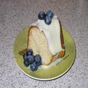 Shelby's Iced French Vanilla Cake with Berries_image