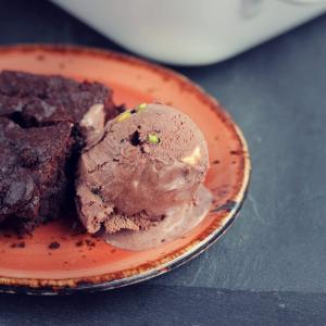 Decadent Vegan Chocolate Ice Cream_image