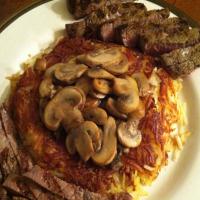 Steakhouse Sirloin With Golden Hash Browns & Mushrooms #5FIX_image