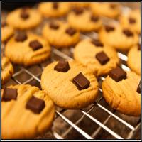 Easy Peanut Butter Chip Cookies_image