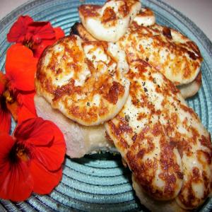 Halloumi Cheese With Lemon and Olive Oil_image