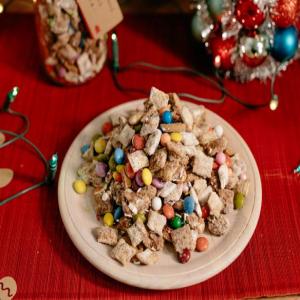Gingerbread Snack Mix image