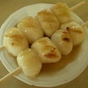 Kushi Dango (Japanese Skewered Rice Dumplings) with Mitarashi Sauce_image